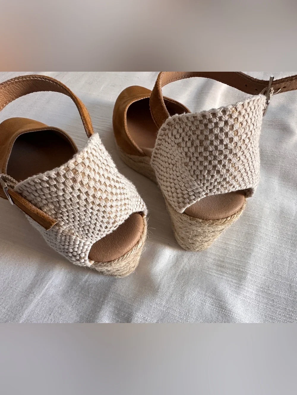 Paseart anthropologie suede